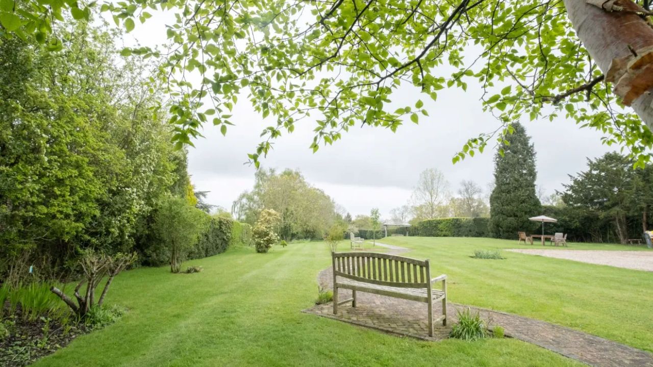 Alde-House-garden